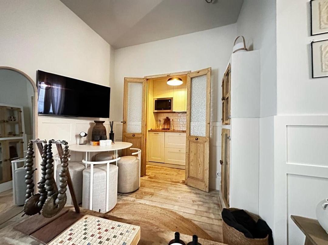 Boutique Embajadores Apartment Madrid Bagian luar foto